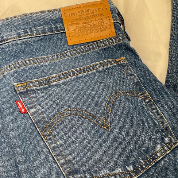 Levi's Wedgie Straight Jeans - Picture 7 of 13